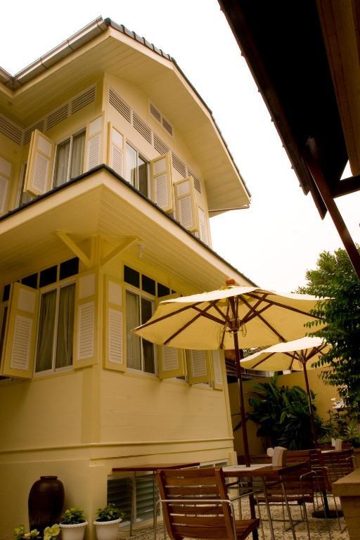 Hostel Baan Dinso Bangkok Exterior foto