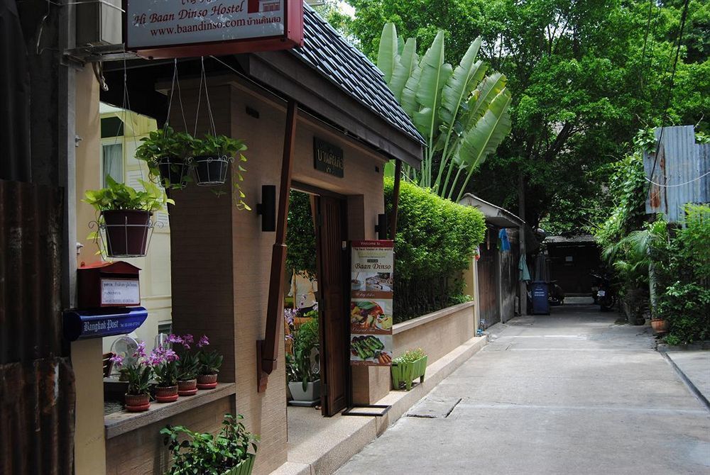 Hostel Baan Dinso Bangkok Exterior foto